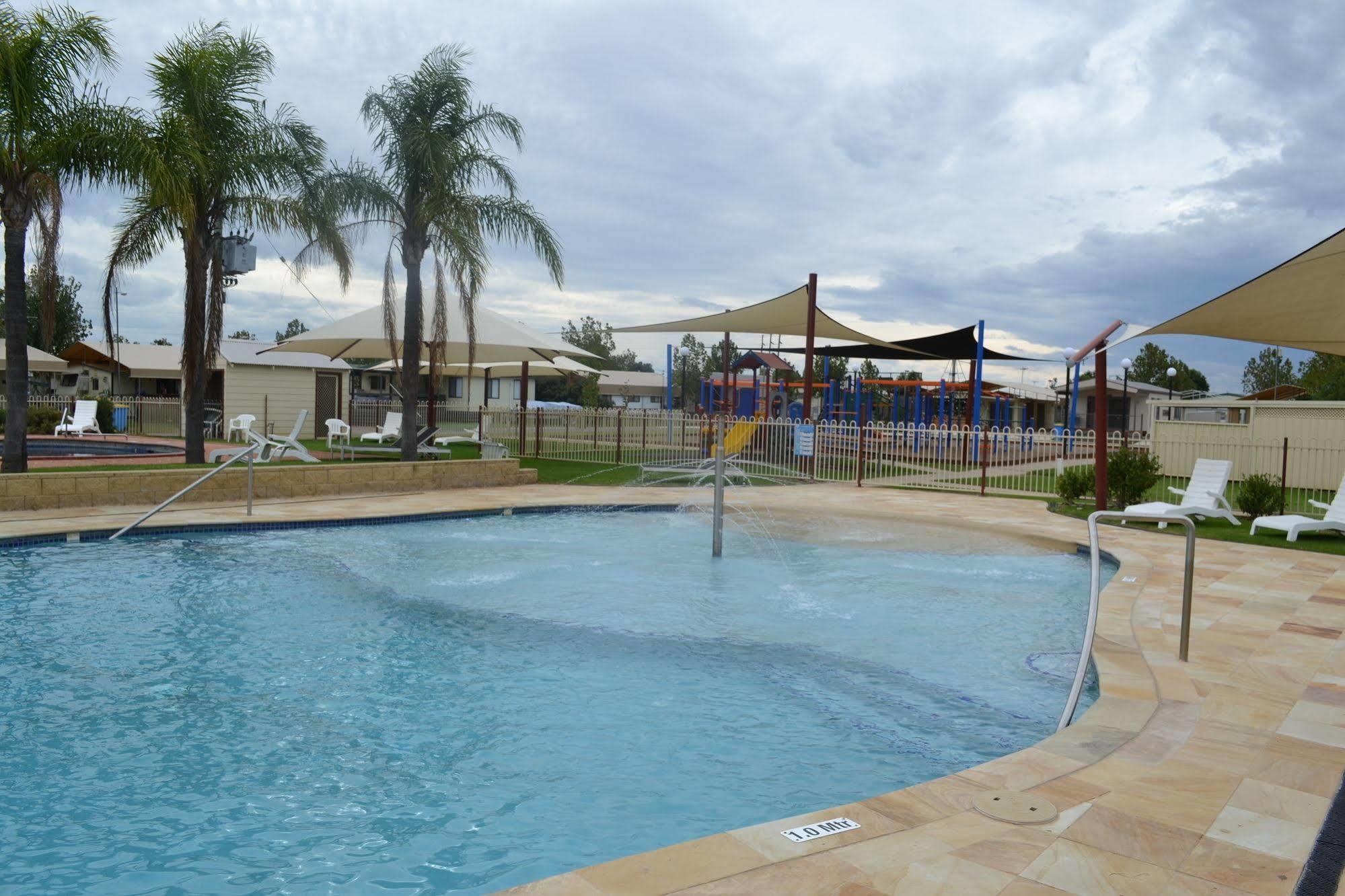 Sun Country Lifestyle Park Hotel Mulwala Exterior photo